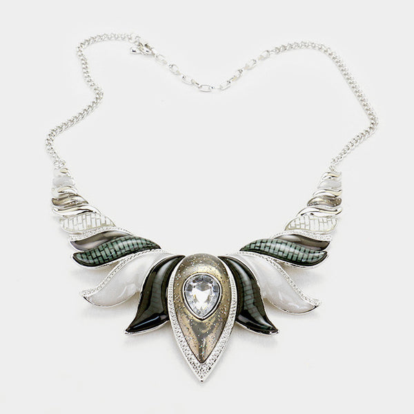 Black Epoxy Lotus Necklace Set